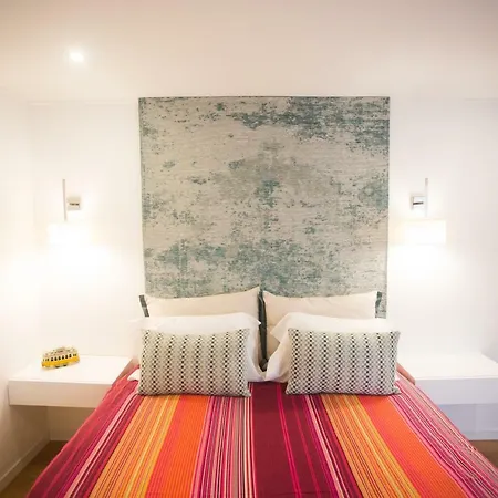 In Vibrant Downtown Historical Building * Lisbona