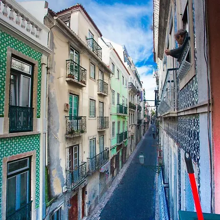 In Vibrant Downtown Historical Building Lejlighed