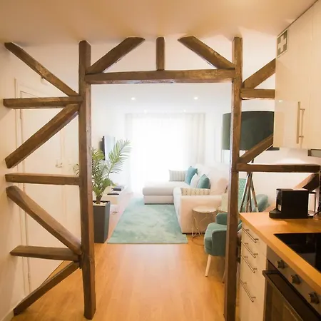Appartamento In Vibrant Downtown Historical Building *